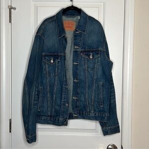 MEN’S LEVI’S TRUCKER DENIM JACKET